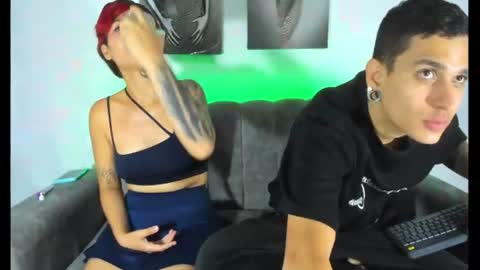 Snapshot of dust_couple chatting on August 5, 1:58 pm Nicolle y Julian online show from August 5, 1:58 pm