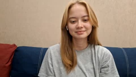 Snapshot of dustidickirson chatting on September 16, 3:13 pm Alisa online show from September 16, 3:13 pm