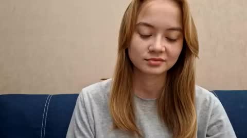 Snapshot of dustidickirson chatting on September 17, 4:08 pm Alisa online show from September 17, 4:08 pm