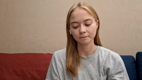 Snapshot of dustidickirson chatting on September 18, 3:14 pm Alisa online show from September 18, 3:14 pm