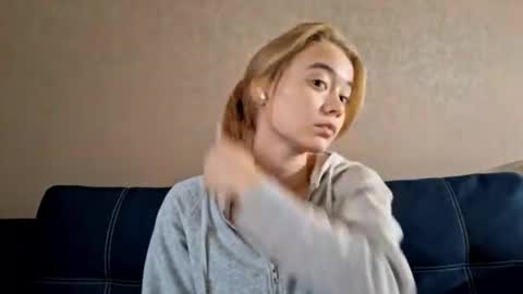 Snapshot of dustidickirson chatting on October 11, 12:36 pm Alisa online show from October 11, 12:36 pm