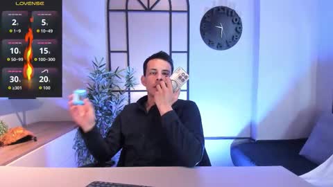 Snapshot of dustin_sonne chatting on October 22, 4:13 am Dustin Sonne online show from October 22, 4:13 am