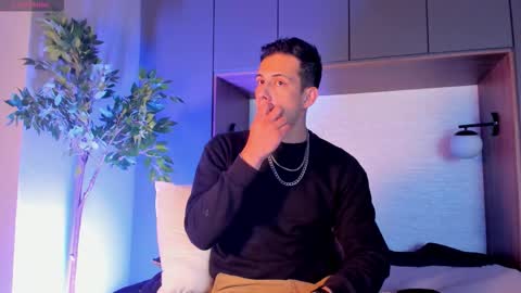 Snapshot of dustin_sonne chatting on November 16, 3:45 am Dustin Sonne online show from November 16, 3:45 am