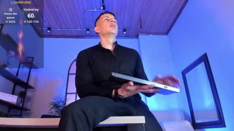 Snapshot of dustin_sonne chatting on November 29, 4:04 am Dustin Sonne online show from November 29, 4:04 am