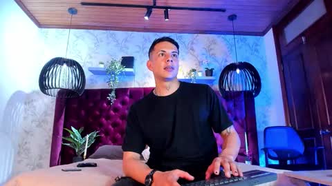 Snapshot of dustin_sonne chatting on November 30, 4:05 am Dustin Sonne online show from November 30, 4:05 am