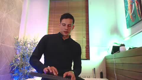 Dustin Sonne online show from April 28, 4:06 am