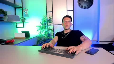 Snapshot of dustin_sonne chatting on May 19, 3:24 am Dustin Sonne online show from May 19, 3:24 am