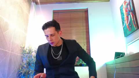 Snapshot of dustin_sonne chatting on May 26, 3:35 am Dustin Sonne online show from May 26, 3:35 am