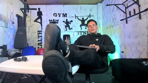 Snapshot of dustin_sonne chatting on June 12, 4:00 am Dustin Sonne online show from June 12, 4:00 am