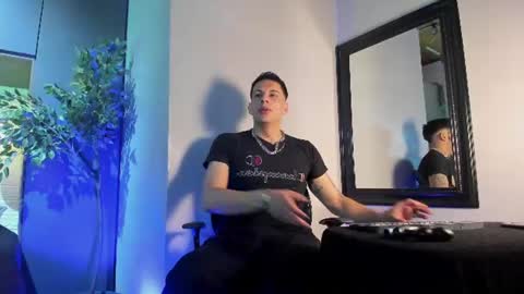 Snapshot of dustin_sonne chatting on July 2, 3:45 am Dustin Sonne online show from July 2, 3:45 am