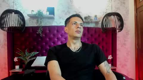 Snapshot of dustin_sonne chatting on July 5, 3:34 am Dustin Sonne online show from July 5, 3:34 am