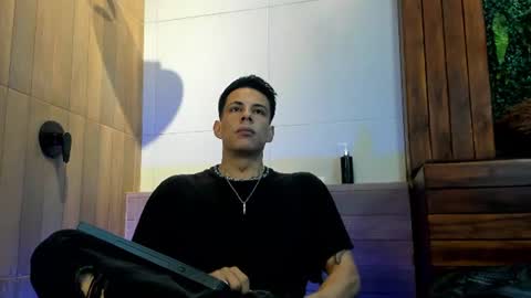 Snapshot of dustin_sonne chatting on July 7, 3:20 am Dustin Sonne online show from July 7, 3:20 am