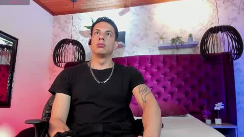 Snapshot of dustin_sonne chatting on July 15, 3:34 am Dustin Sonne online show from July 15, 3:34 am