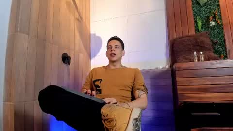 Snapshot of dustin_sonne chatting on July 17, 3:35 am Dustin Sonne online show from July 17, 3:35 am