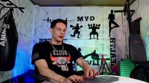 Snapshot of dustin_sonne chatting on July 19, 3:32 am Dustin Sonne online show from July 19, 3:32 am