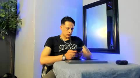 Snapshot of dustin_sonne chatting on July 29, 3:37 am Dustin Sonne online show from July 29, 3:37 am