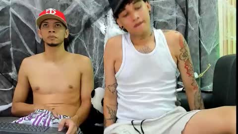 dustinandjordan online show from October 26, 4:51 am