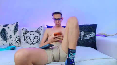 Dustin Dollin online show from June 11, 6:28 pm