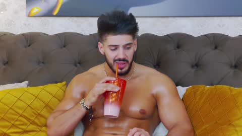 Snapshot of dustinkeent chatting on January 17, 8:11 pm Dustin online show from January 17, 8:11 pm