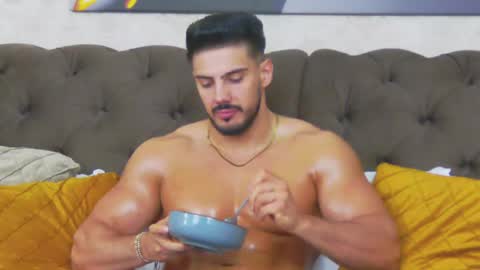 Dustin online show from April 23, 8:24 am