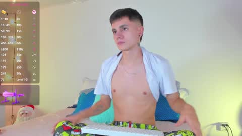 Snapshot of dustinlevine chatting on December 23, 7:52 pm Dustin Levy online show from December 23, 7:52 pm