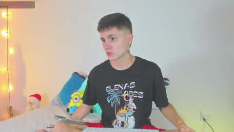 Snapshot of dustinlevine chatting on January 3, 1:16 am Dustin Levy online show from January 3, 1:16 am