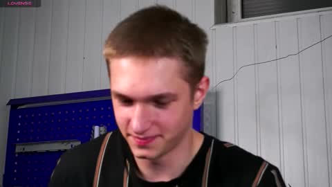 Snapshot of dustyn_fox chatting on November 15, 3:19 pm Dustyn online show from November 15, 3:19 pm