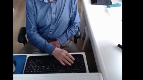 dutchpornking2 online show from April 25, 6:38 am