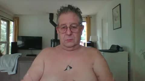 Snapshot of dutchsmooth chatting on December 2, 9:35 am dutchsmooth online show from December 2, 9:35 am