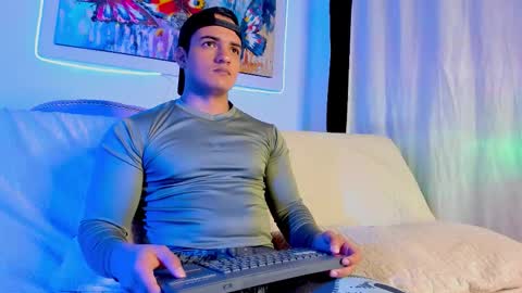 dwayne_esteven10 online show from February 8, 10:57 pm