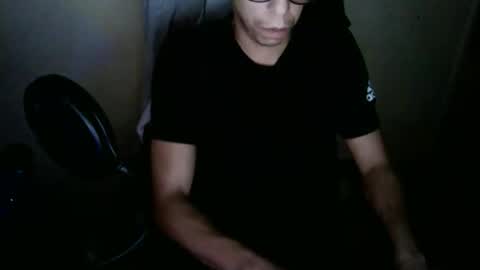 Snapshot of dwaynejamesjackson chatting on December 17, 3:23 am dwaynejamesjackson online show from December 17, 3:23 am