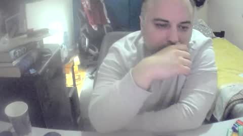 Snapshot of dwizziz chatting on April 13, 3:45 am Ivan online show from April 13, 3:45 am