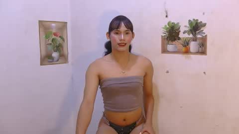 Snapshot of dy_namite chatting on May 12, 5:21 pm dy_namite online show from May 12, 5:21 pm