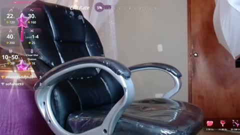 Snapshot of dyla_n18_ chatting on March 12, 12:10 am dyla_n18_ online show from March 12, 12:10 am