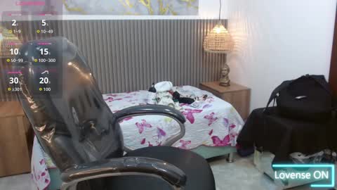 Snapshot of dyla_n18_ chatting on October 3, 9:45 pm dyla_n18_ online show from October 3, 9:45 pm