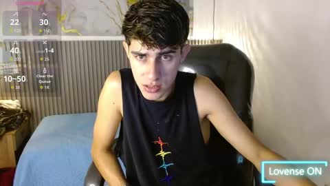 Snapshot of dyla_n18_ chatting on November 9, 8:40 pm dyla_n18_ online show from November 9, 8:40 pm