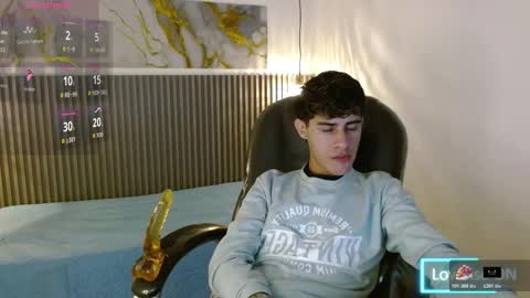 Snapshot of dyla_n18_ chatting on November 13, 8:08 pm dyla_n18_ online show from November 13, 8:08 pm