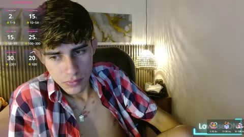 Snapshot of dyla_n18_ chatting on December 3, 8:40 pm dyla_n18_ online show from December 3, 8:40 pm