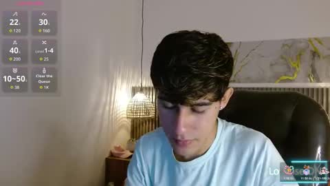 Snapshot of dyla_n18_ chatting on December 13, 8:25 pm dyla_n18_ online show from December 13, 8:25 pm