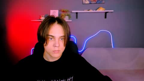 Snapshot of dylan_bold chatting on October 16, 1:01 pm dylan_bold online show from October 16, 1:01 pm
