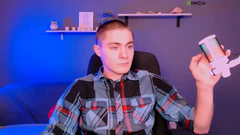 dylan_bold online show from December 2, 9:36 am