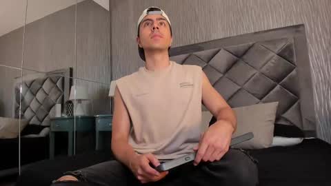 Dylan online show from September 24, 11:24 am