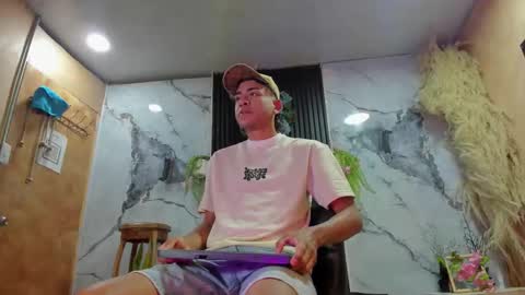 Snapshot of dylan_cruz01 chatting on January 12, 8:14 pm Dylan online show from January 12, 8:14 pm