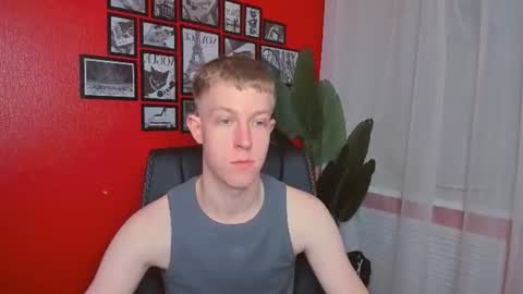 Snapshot of dylan_norton chatting on June 17, 10:39 am Dylan online show from June 17, 10:39 am