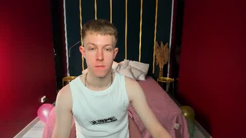 Snapshot of dylan_norton chatting on June 19, 11:03 am Dylan online show from June 19, 11:03 am