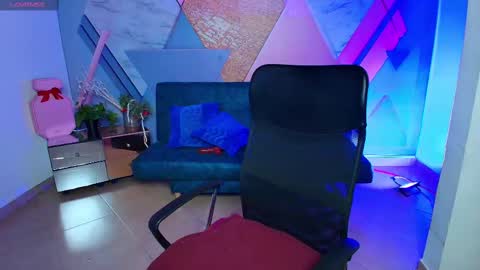 DYLAN  online show from February 19, 4:44 am