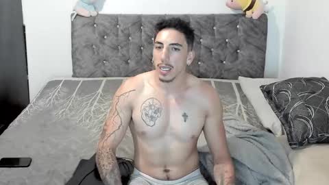 Bryan model independient online show from December 6, 12:34 am