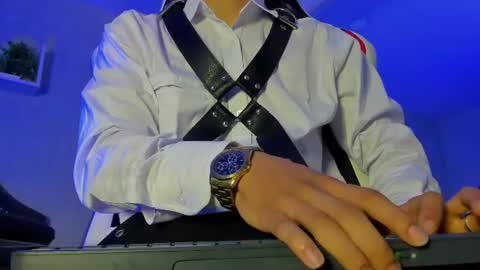 dylanroyce_ online show from June 17, 1:12 pm