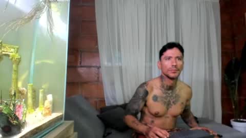 Snapshot of dylanstonne1 chatting on May 11, 5:46 am D Y L A N online show from May 11, 5:46 am