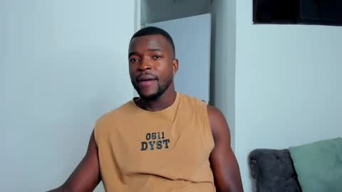 Snapshot of dylantaylor_1 chatting on May 16, 12:37 pm Dylan Taylor online show from May 16, 12:37 pm